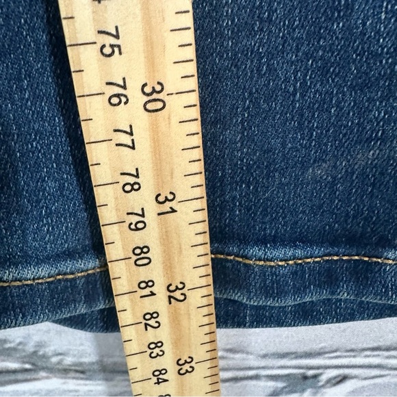 Lucky Brand Women’s Low Rise Flare Jeans Size 20/35R Medium Wash Stretch - Picture 15 of 16